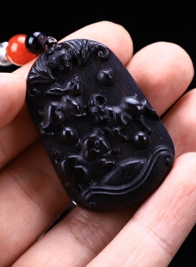 檀木三合吊坠亥卯未转运牌猪兔羊