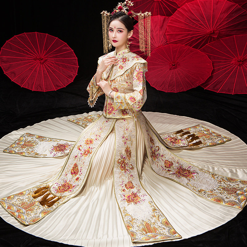 秀禾服女新娘2020新款香槟色秀婚纱 衣至人归旗袍