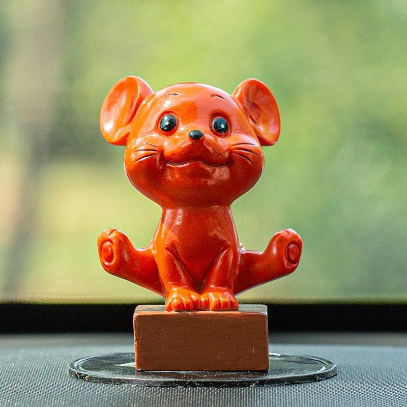 汽车摆件创意可爱福鼠个性车内车载中控台高档装饰摆设用品大全