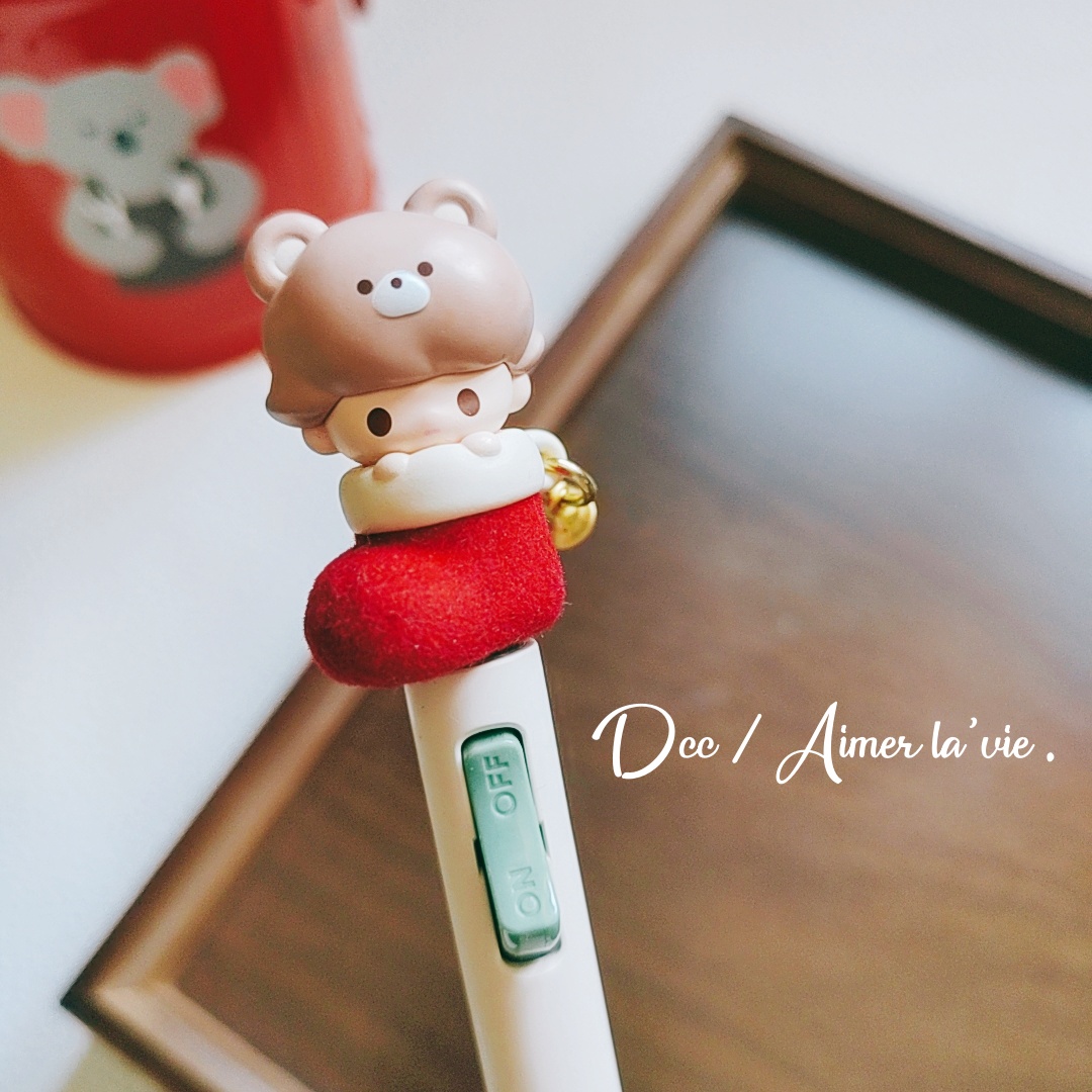 Genuine Bubble Mart Christmas pen with replaceable refill