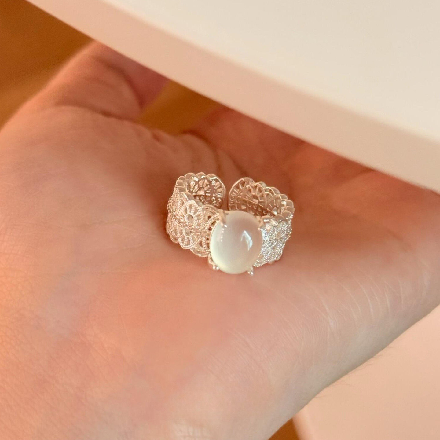 Lace clear ring for women, light luxury and high-end Korean style gentle adjustable index finger ring niche unique cool ring