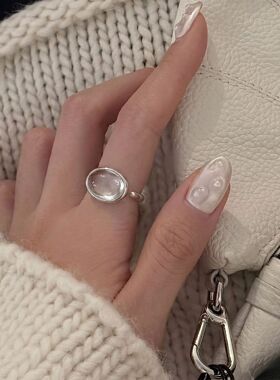 小众冷淡风椭圆白水晶戒指女新款几何风清透石头开口可调节指环女