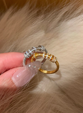 轻奢螺旋圆盘镶钻戒指女新款双色弹簧小众设计高级感百搭开口指环