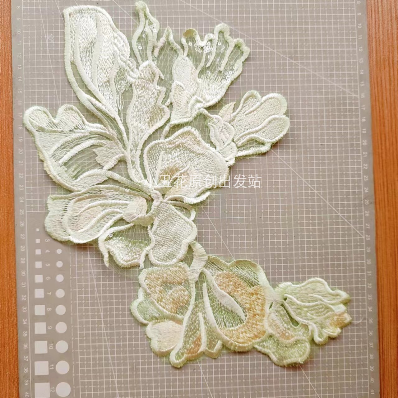 香槟本白双色刺绣蕾丝花片  新款热销绣片新娘婚纱礼服服装辅料 - 图1