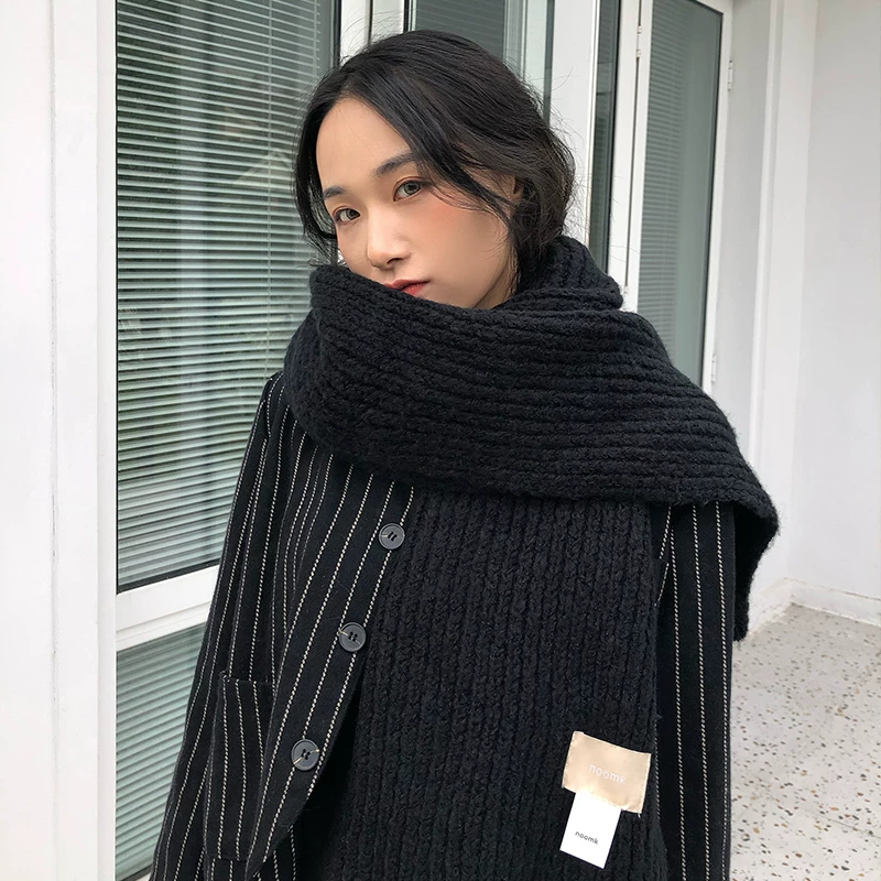 Кашемировый заплатка? Actually 'Cashmere patch, demi-season scarf for students, warm universal cloak, Korean style' -> translate properly: 'Кашемировый платок-пашми? Wait 'patch' could be 'патч' or 'заплатка' but scarf implies scarf. 'Cashmere patch, demi-season scarf for students' maybe 'Кашемировый патч, демисезонный шарф для студентов, теплое универсальное накидка, корейский стиль' Not great. Let's craft: