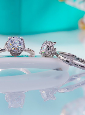 莫桑石群镶满钻花苞四爪戒指