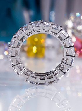 莫桑石群镶满钻公主方戒指