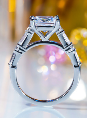 2克拉方形主钻叠带双戒指