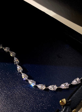 莫桑钻群镶满钻水滴手链