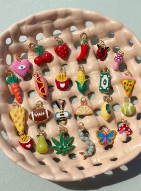 跨境爆款卡通小动物吊坠百搭高级感多巴胺仿真纪念小众摆件小配饰