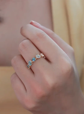 新款渐变色蓝白托帕石多宝石锆石戒指女日系同款镀金轻奢开口指环