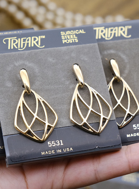 Trifari几何金色古董耳钉镀金