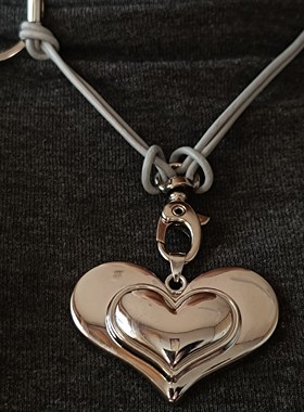 y2k千禧风爱心吊坠项链女金属链条锁骨链气质高级感皮绳拼接项链