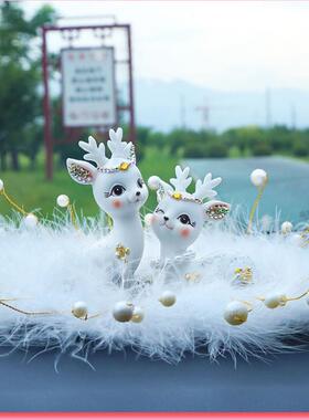 汽车装饰摆件玫瑰花情侣小鹿车载中控台高档香薰装饰品副驾驶摆件