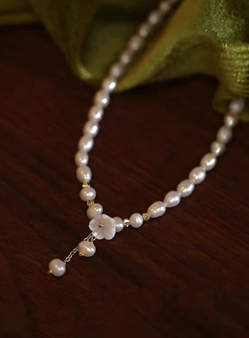 新款清新贝壳雕花项链法式温柔简约小众设计感天然淡水珍珠锁骨链