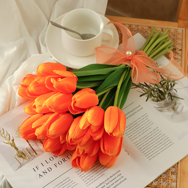 郁金香新娘手捧花领证婚礼婚纱照拍照道具假花结婚仿真绢布花束 - 图0