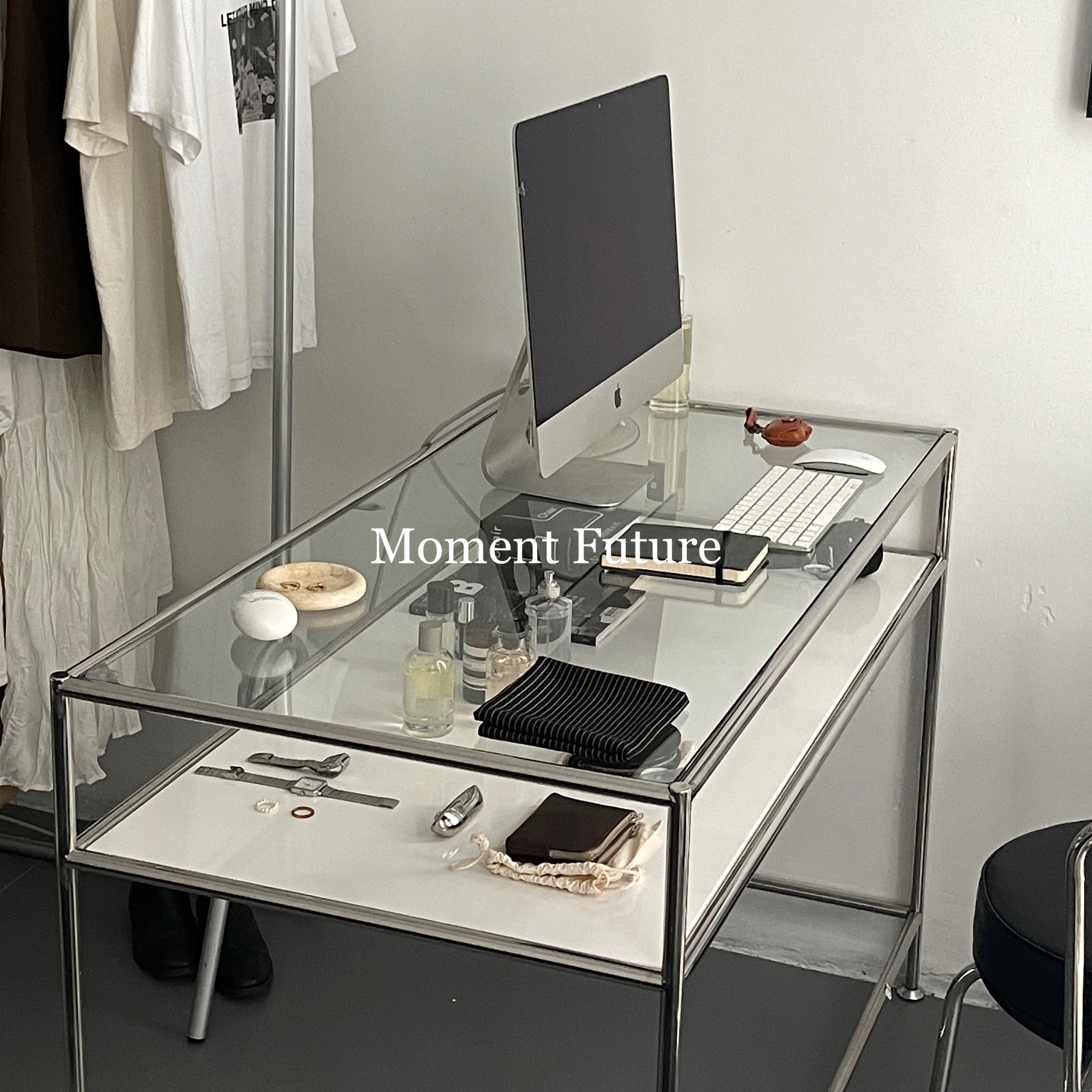 Moment Future中古家居博主办公桌客厅书桌金属玻璃桌,淘宝优惠券,粉丝福利购,淘宝优惠卷