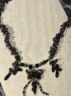 惜兰梦复古哥特风蝴蝶吊坠项链女黑色水晶串珠小众设计百搭饰品