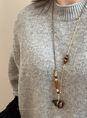 美拉德高级感虎眼石葫芦吊坠抽拉长款项链女复古轻奢颈链毛衣链