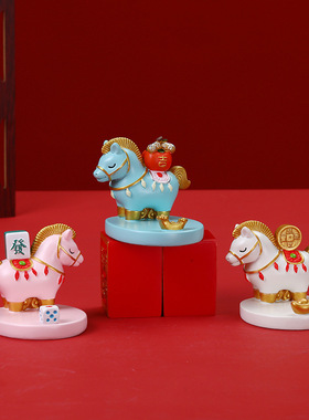 马上有钱手机支架生肖马摆件桌面马年礼物国潮吉祥物家居店铺招财