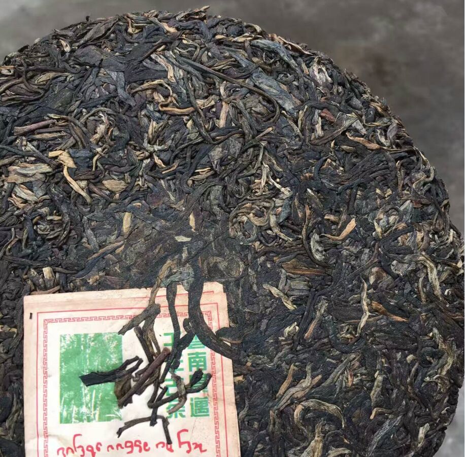 普洱茶生茶 2005年云南景迈 千年古茶树茶 生饼 何仕华订制357克