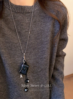 黑色相机小熊台球吊坠长款毛衣链