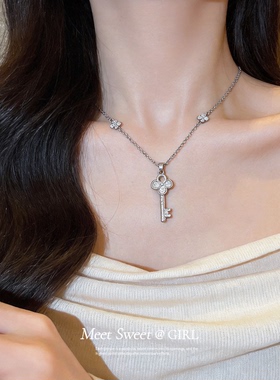 欧美鸢尾花钥匙吊坠项链锁骨链女