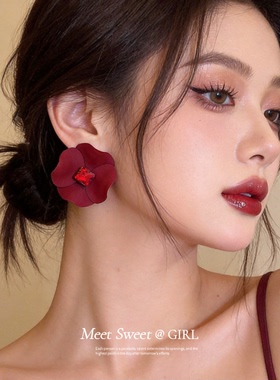酒红色花朵耳环轻奢高级感