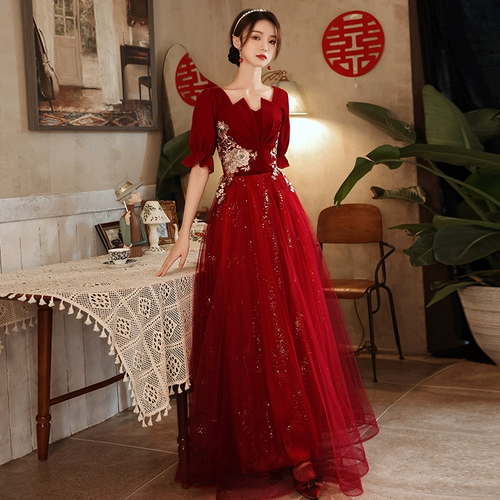 Летнее бордовое длинное элегантное вечернее платье, городской стиль, изысканный стиль