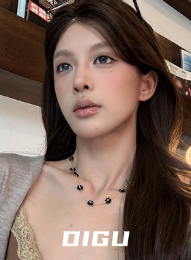 独特小众黑色仿水晶串珠花朵项链