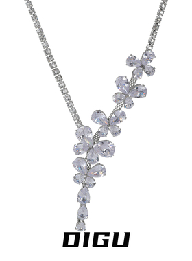 重工满钻蝴蝶流苏项链轻奢宫廷风