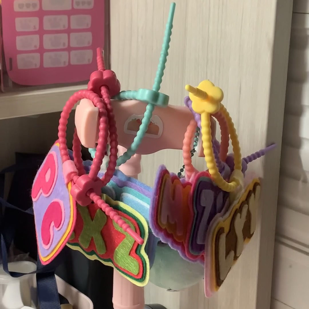 小红书同款不织布姓名牌挂件手工DIY字母姓名贴送闺蜜的生日礼物 - 图0