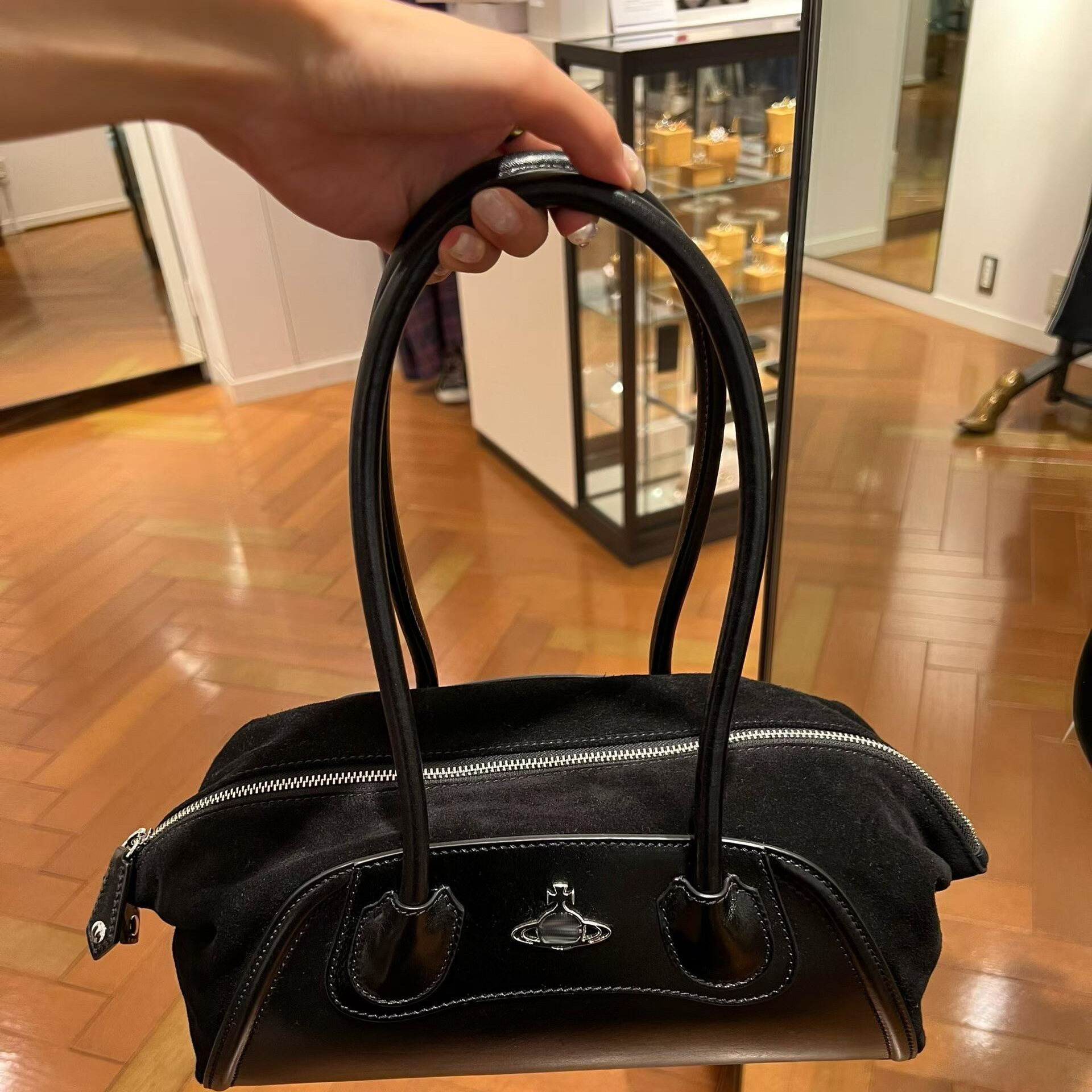 现货对版 土星大号法棍包贝壳包百搭保龄球包时尚通勤单肩腋下包,淘宝优惠券,粉丝福利购,淘宝优惠卷