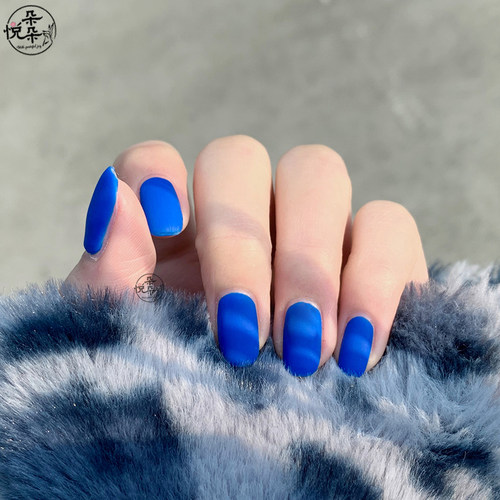 穿戴甲新款克莱因蓝美甲贴片显白高级感蓝色磨砂渐变纯色单色极简 - 图0