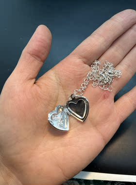 银色爱心相盒短款项链可以打开