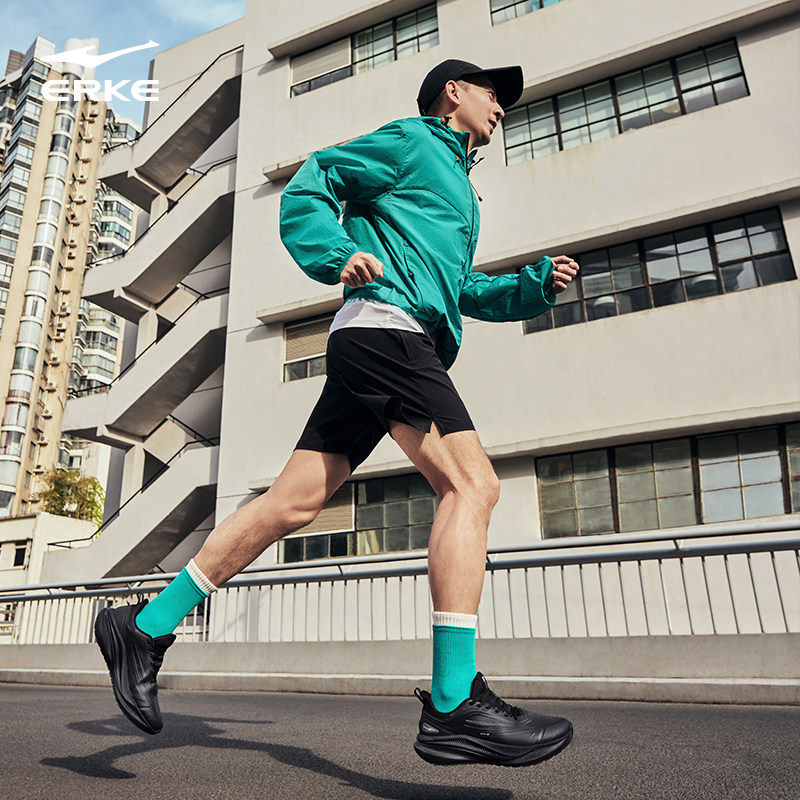 鸿星尔克凌跃2跑步鞋男款防泼水软底运动鞋新款减震耐磨轻便男鞋