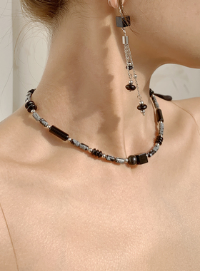 奇妙山海黑色中式复古天然石项链