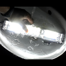 Внедорожные огни 汽车led长条射灯黄白双色12v24伏货车越野车改装超薄中网车顶杠灯