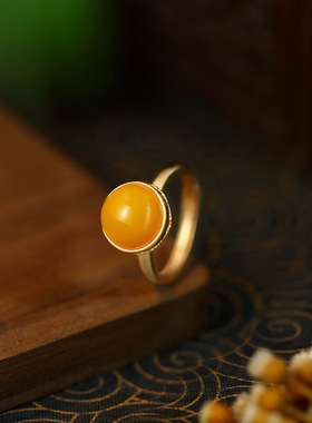 国潮古法镀金仿蜜蜡戒指