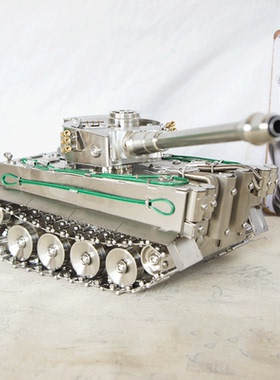 耀莎金属不锈钢坦克模型