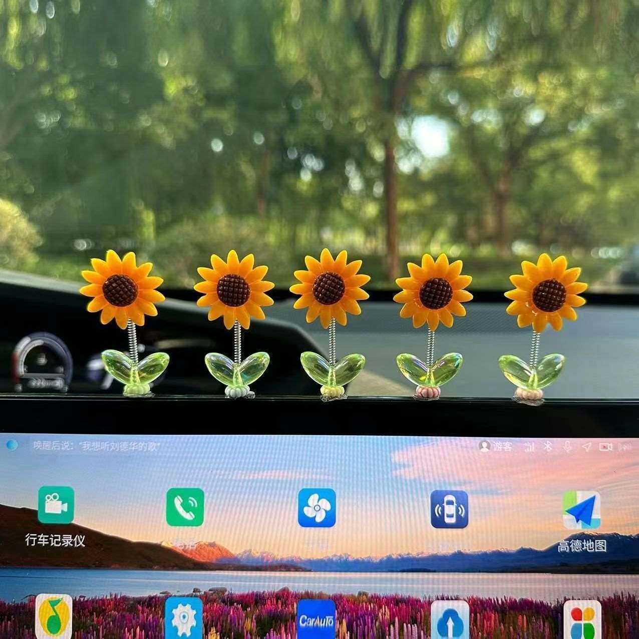 向日葵汽车摆件可爱摇头车载中控台后视镜装饰品2025年新款
