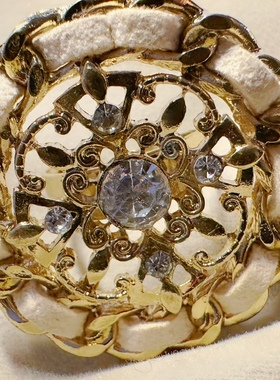 镶钻配皮太阳花造型家徽感活口戒指【满百包邮/饰品独家孤品】