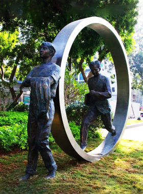 城市公园景观小品艺术不锈钢镜面法制之魂圆环雕塑户外草坪摆件