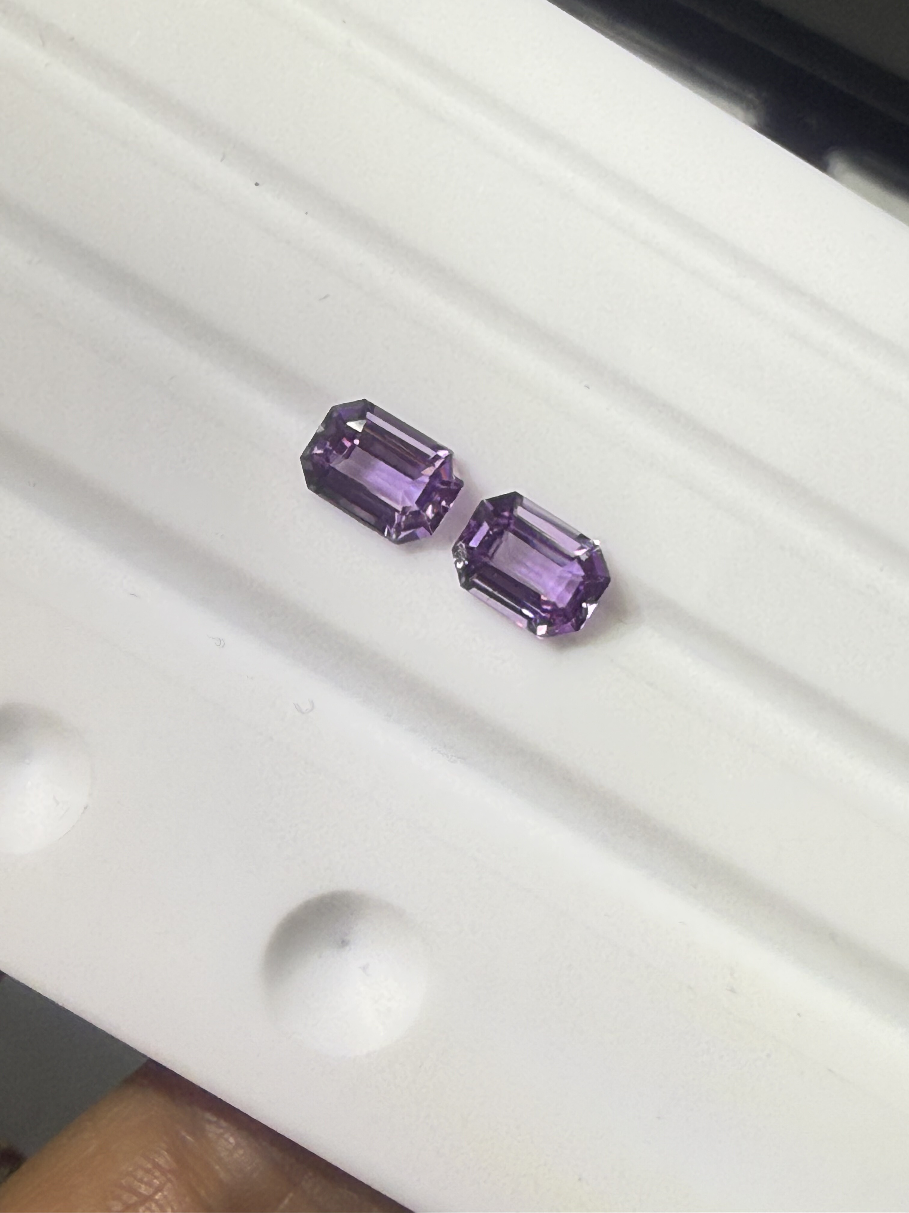 天然无烧薰衣草紫色蓝宝石2.136克拉一对 - 图3