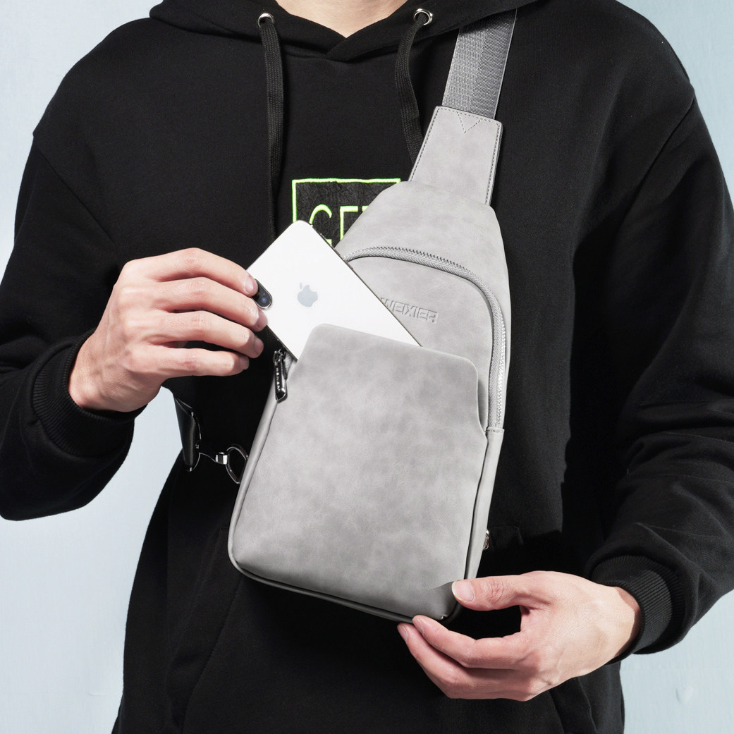 男士2019新款运动休闲胸前包单肩包 audpiget杜彼男士包袋