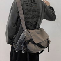 Skew Satchel male Tide Cards University School Bag Day Ensemble Canvas Bag 100 Hitch Retro Backpack Casual Single Shoulder Bag