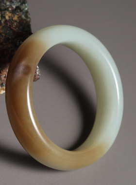 新疆和田玉且末料糖白玉手镯