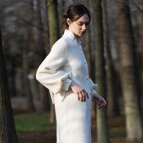 Readme读我女士白色灯笼袖中长款羊毛针织衫B90619305 - 图2