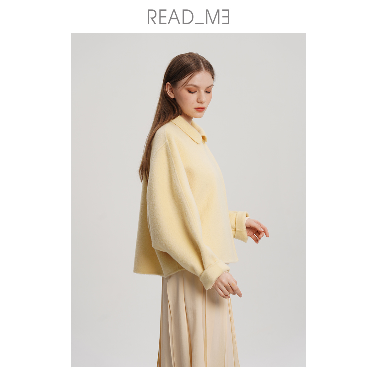 readme23春设计师鹅黄羊毛女短款翻领毛呢大衣D30905299 - 图1