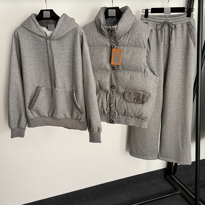 秋冬热销新款运动保暖三件套装拼色口袋马甲+连帽加绒卫衣+长裤